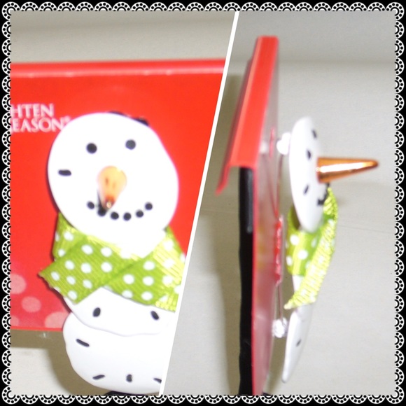 Sand Dollar Snowman Brooch - Picture 2 of 2